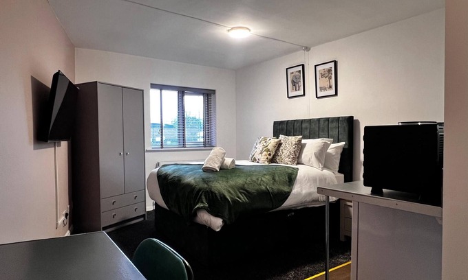 Castleford Apartment | Hayy Studios at Castleford