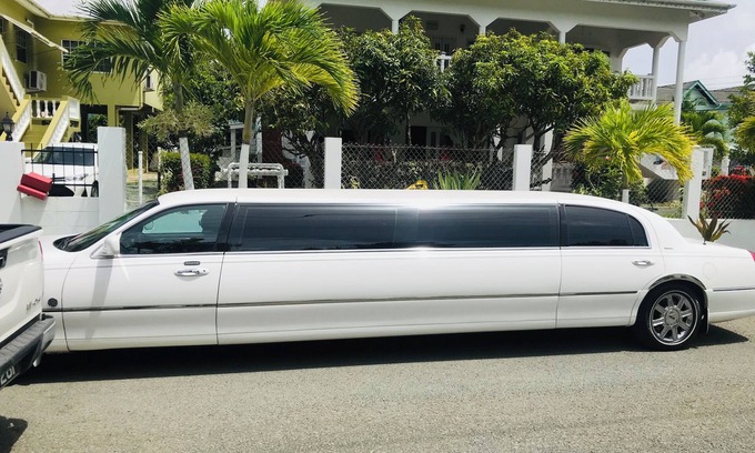 Crown Point Villa | HCeas Villa Compound is 5 min to the airport and beaches, up to 30 ppl max