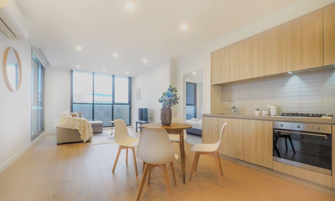 Clayton South Apartment | Heart of clayton 2BR2BA near Monash Uni Parking