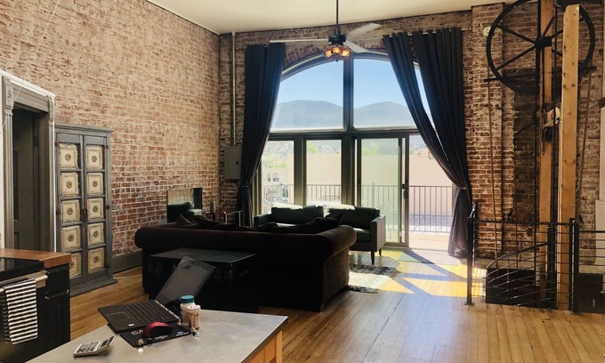 Salida Condo | Heart of Downtown, Mount Views, 2 blks to River, FREE PARKING SPOT