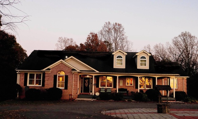 Amherst House | Heart's Desire-3 bdrm/2ba country home with amazing views