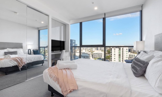 Milton Apartment | Hearty Studio Apartment, Milton Brisbane
