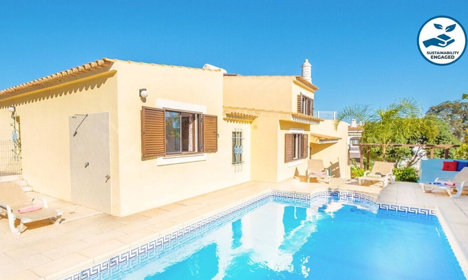 Patio Villa | Heatable Pool, BBQ & Terrace near Old Town