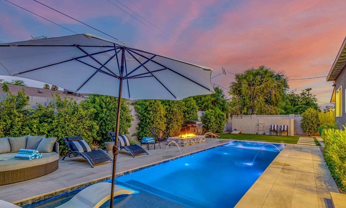 Park Scottsdale One House | Heated Pool Chic Furniture Modern 4BD Hot Tub