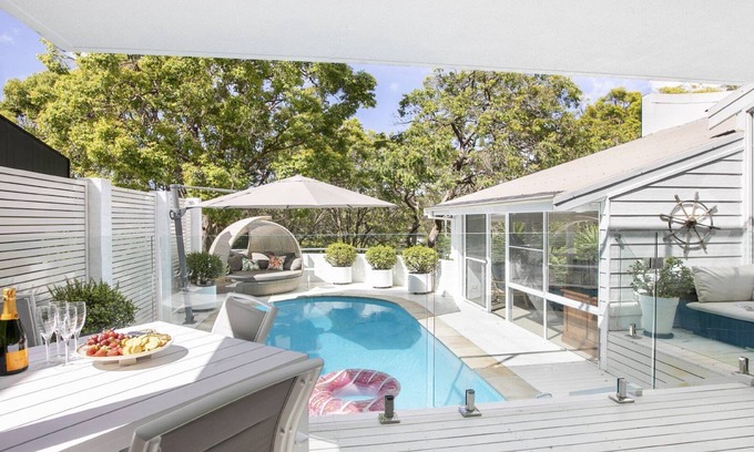 Pearl Beach House | Heated pool+ walk to beach