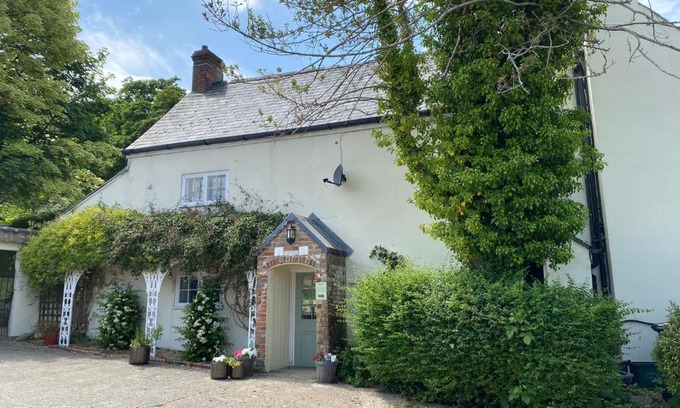 Milborne Saint Andrew House | Heathcote House