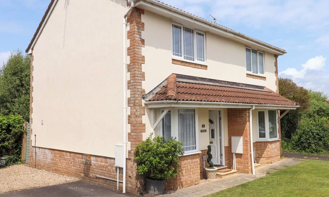 Barnstaple House | HEDGEHOGS, pet friendly, country holiday cottage in Barnstaple