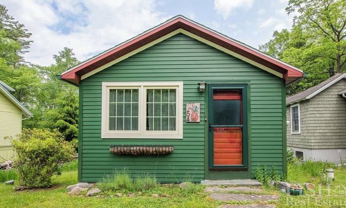 Eagles Mere Cottage | "Helena's" quaint single-level Sears cottage diagonally across from the Sweet Shop in Eagles Mere.