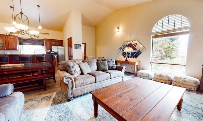 Mammoth Lakes Apartment | Helios North #5 Condo