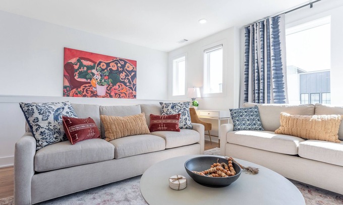 Talbot's Corner House | Henley & Hank at The Lucy - Dual Townhomes + Hot Tub