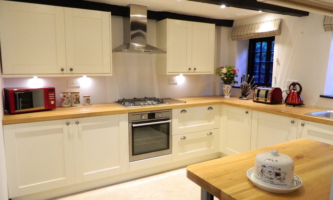 Henley-on-Thames Cottage | Henry VIII Cottage