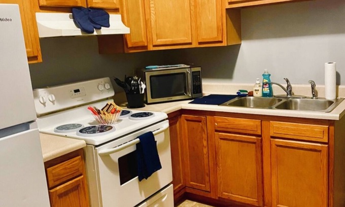 Troy Apartment | Here for work and need a place to stay? Look no further!Come "Cozy Up With Me"