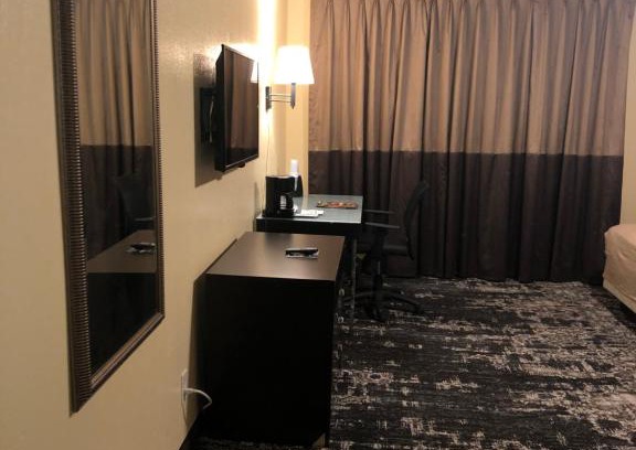 Folsom Road Hotel | Heritage Inn Express