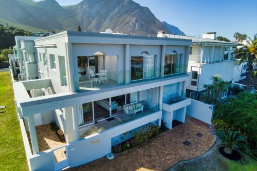 Voelklip House | Hermanus Beachfront Lodge - Solar Power