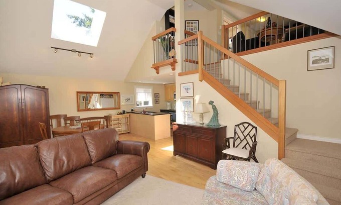 Sidney House | Heron View Cottage Coastal Family Stay