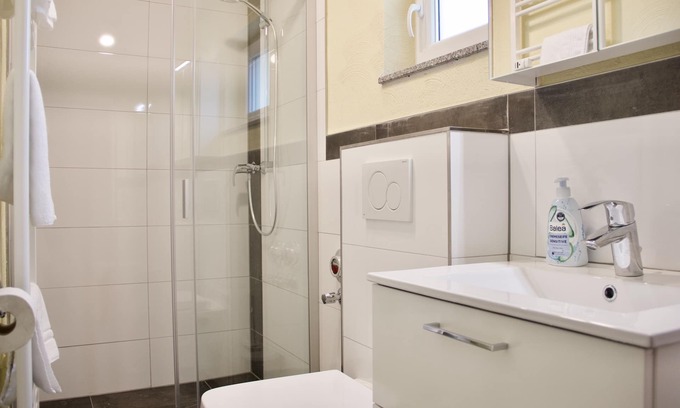 Zweibruecken Apartment | Herzog Wolfgang Studios- Zentral, Modern, Freundlich