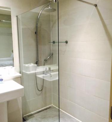 Brondesbury Apartment | Hestia Travel London