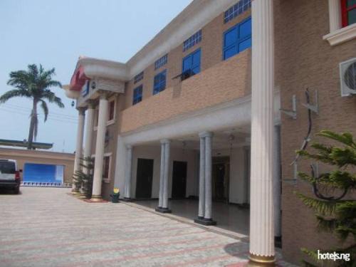 Oshodi-Isolo Cabin | Hi Point Hotel and Suites - Deluxe