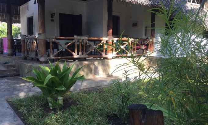 Malindi Resort | Hibiscus in Mambrui
