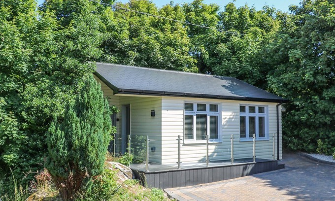 Lettermacaward Cabin | HIDDEN GEM CABIN, with a garden in Lettermacaward, County Donegal