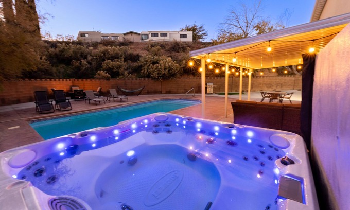 La Verkin House | Hidden Gem - La Verkin 300 near Zion National Park | Private Heated Pool & Spa