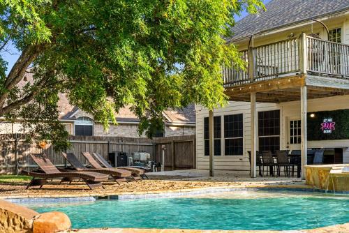Katymead House | Hidden Gems with Pool and Game room