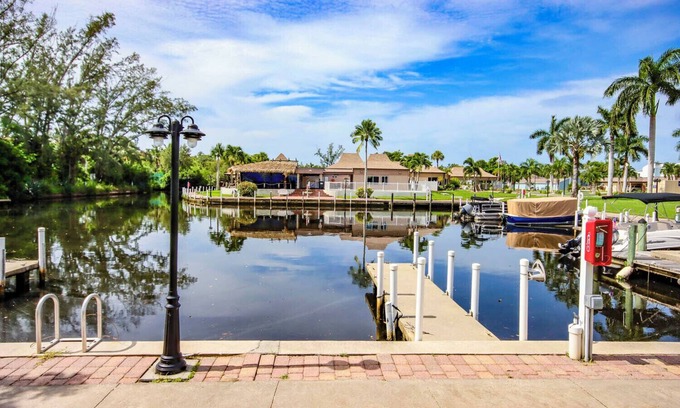 McGregor Condo | Hidden Harbour, NEW PICS, 1 month rental,10% discount for added weeks