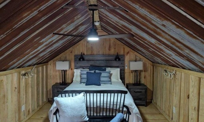 Abbeville Cabin | Hidden Oaks Lavish Cabin #2