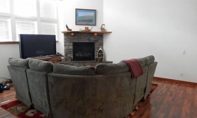 June Lake Condo | Hideaway Down Canyon #110, End Unit close to June Mtn