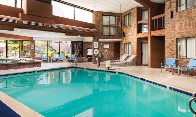 Kimball Junction Hotel | Hideaway in Park City! Indoor Pool, Free Breakfast, Free Shuttle, Pets Allowed!