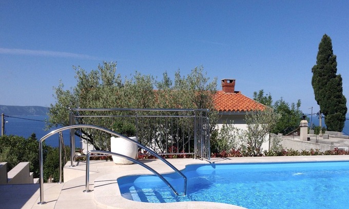 Podgora Villa | Hideaway villa,amazing island & mountain views,private heated pool,pet welcome