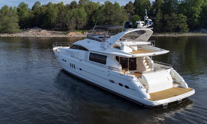 Helsinki City Centre Boat Rental | High-class and Elegant Luxury Yacht in Helsinki - Princess 75