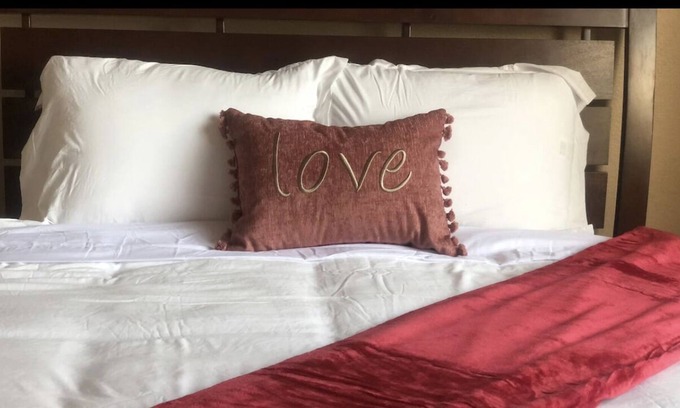 Victorville House | High DESERT- LUXURY LIVING! Close to shopping & freeway.