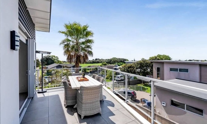 Bell Block House | High-End Holiday Home in New Plymouth