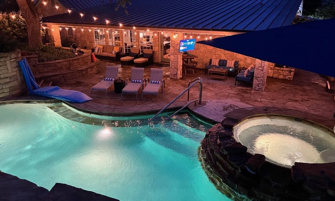 Canyon Lake Villa | High-End Resort. Your Group Only. Heated Pool+Spa, 1-Story, Fireplace, Game Room