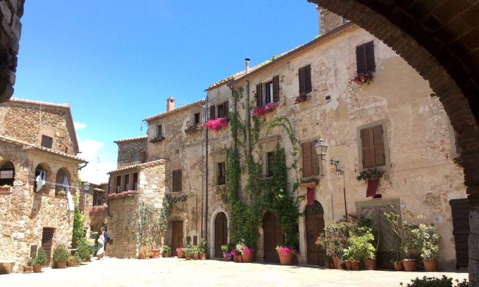 Montemerano Other | High-quality flat in the Turm-Schlösschen