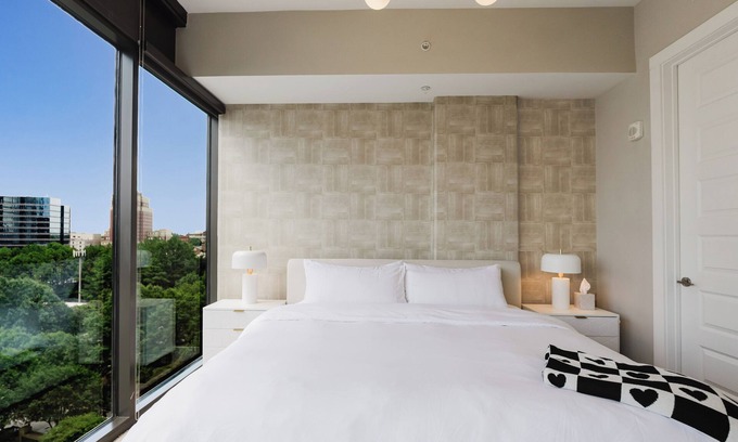 Midtown Apartment | High rise apartments in Atlanta