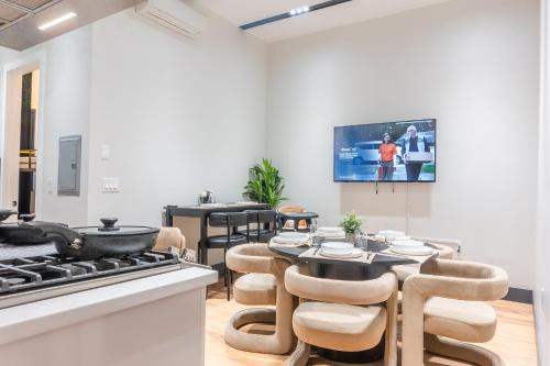 The Heights Apartment | Highend Hideaway Duplex with 1 FREE Parking, backyard and deck, pool table, 2 Kings plus 2 Baths, Sleeps 10, 2 Floors! 20 PERCENT OFF