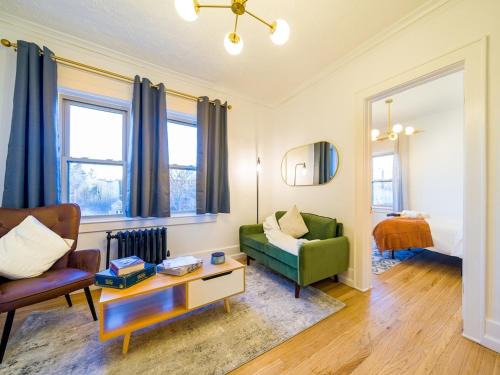 East Avenue Apartment | Highfall Hideaway Your Cozy Escapewi-fitvpets