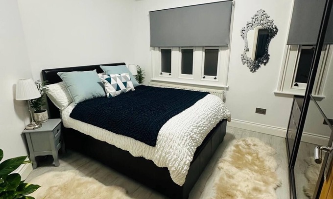 Highgate House | Highgate , 2 bedroom house with a garden!