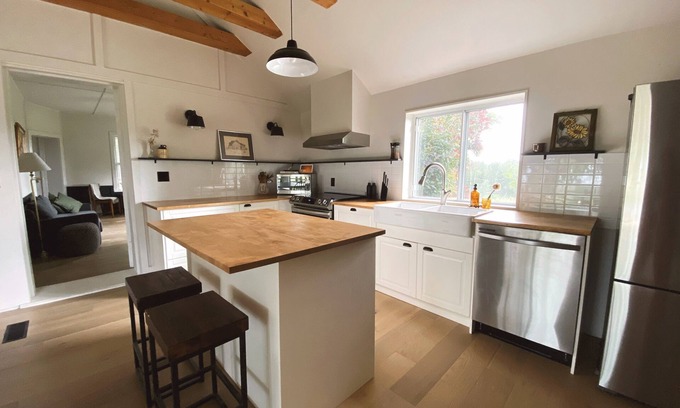Grey Highlands Other | Highland Woods Farm 4BR w/Private Lake, Sauna and Hot Tub in the Grey Highlands
