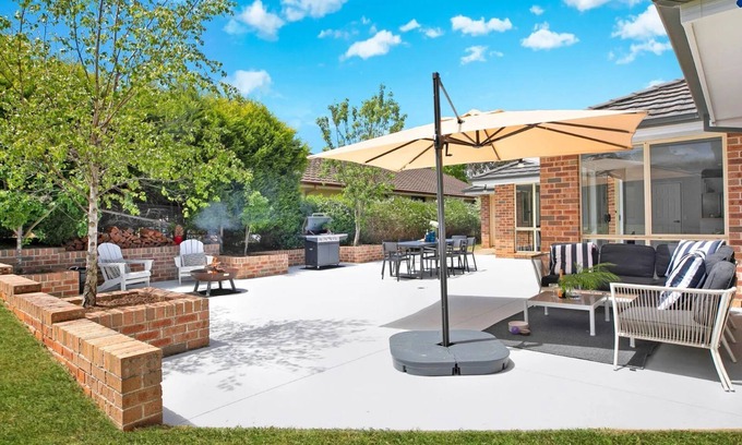 East Bowral House | Highlands on Alice – family & pet friendly