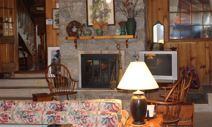 Hendersonville House | Hiking Trail, Fishing Pond, Close to Town, Stellar Views