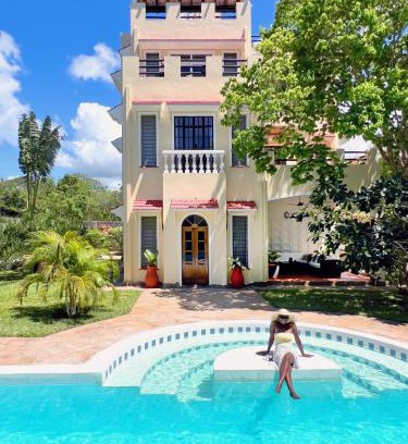 Diani Beach Bed & Breakfast | Hilda's Homestay