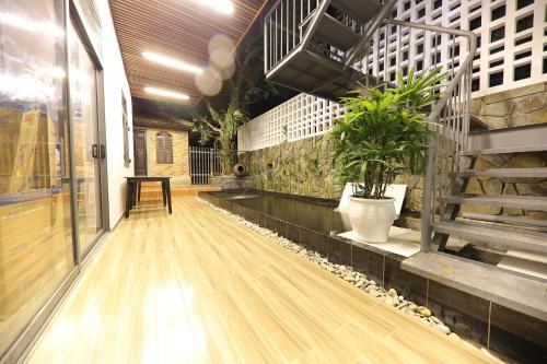 Thuy Xuan Hotel | Hill Bungalow