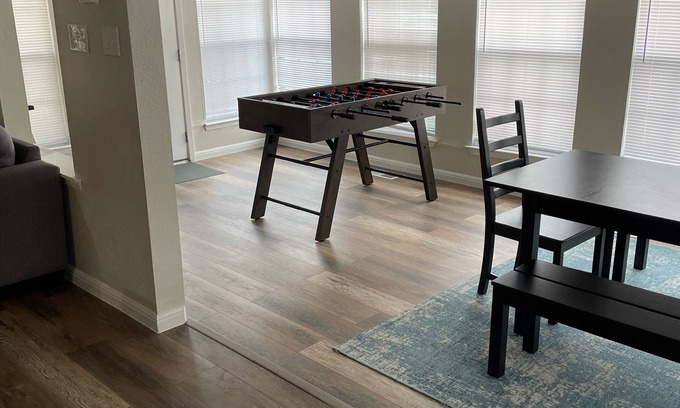 Lakehills House | Hill country getaway at Marigold Hill
