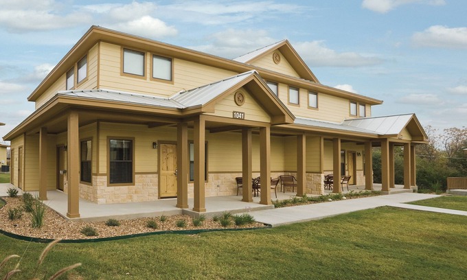 Gruene Resort | Hill Country Rustic Luxury Condo w/Resort Heated Pool & Near Gruene Hall
