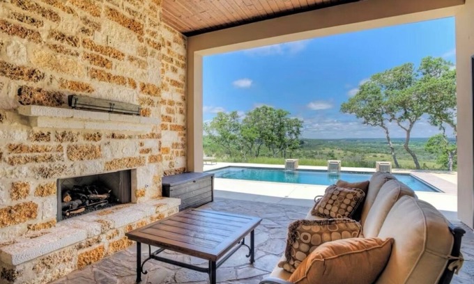 Fredericksburg House | Hill House Suite - Pool, Spa, Views, 5 mins to Town!
