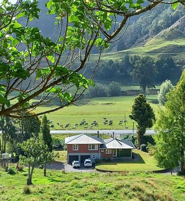 Uruti House | Hill top view farm stay