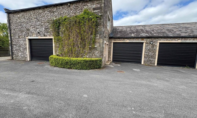 Kirkby Stephen House | Hillside Farm - by Estatesmen